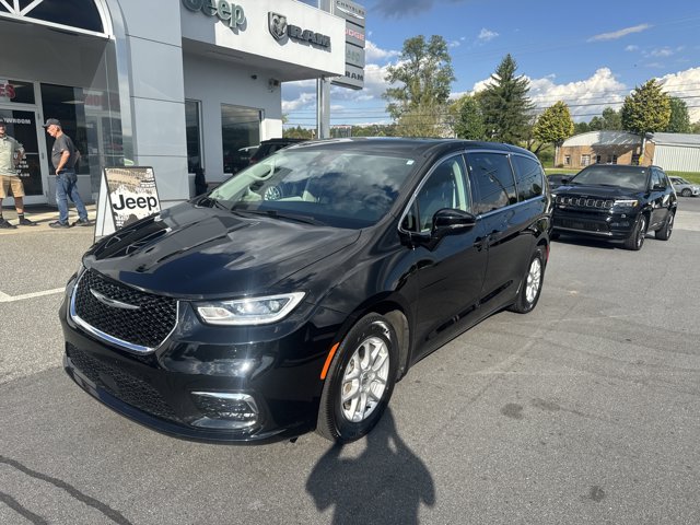 Used 2024 Chrysler Pacifica - photo 16
