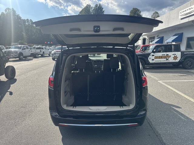 Used 2024 Chrysler Pacifica - photo 17