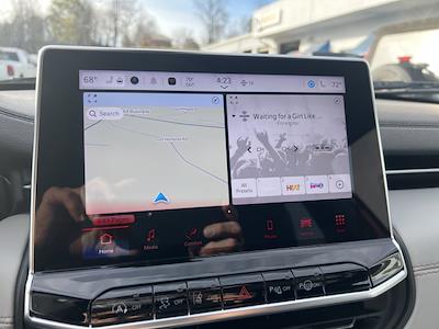 Used 2025 Jeep Compass - photo 1