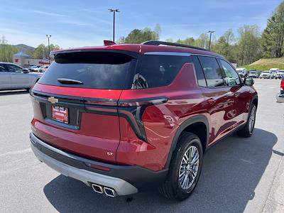 Used 2024 Chevrolet Traverse - photo 2