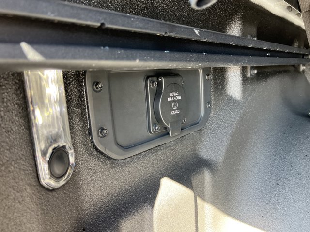 Used 2025 Ram 1500 - photo 13