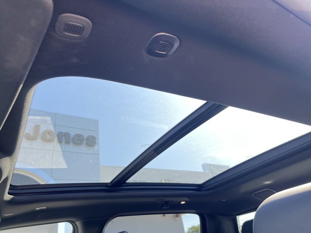 Used 2025 Ram 1500 - photo 36