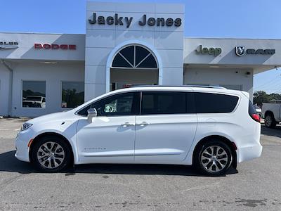 2024 Chrysler Pacifica FWD Minivan for sale #U5889 - photo 1