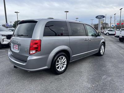 Used 2019 Dodge Grand Caravan SXT Minivan for sale #KR758854B - photo 2