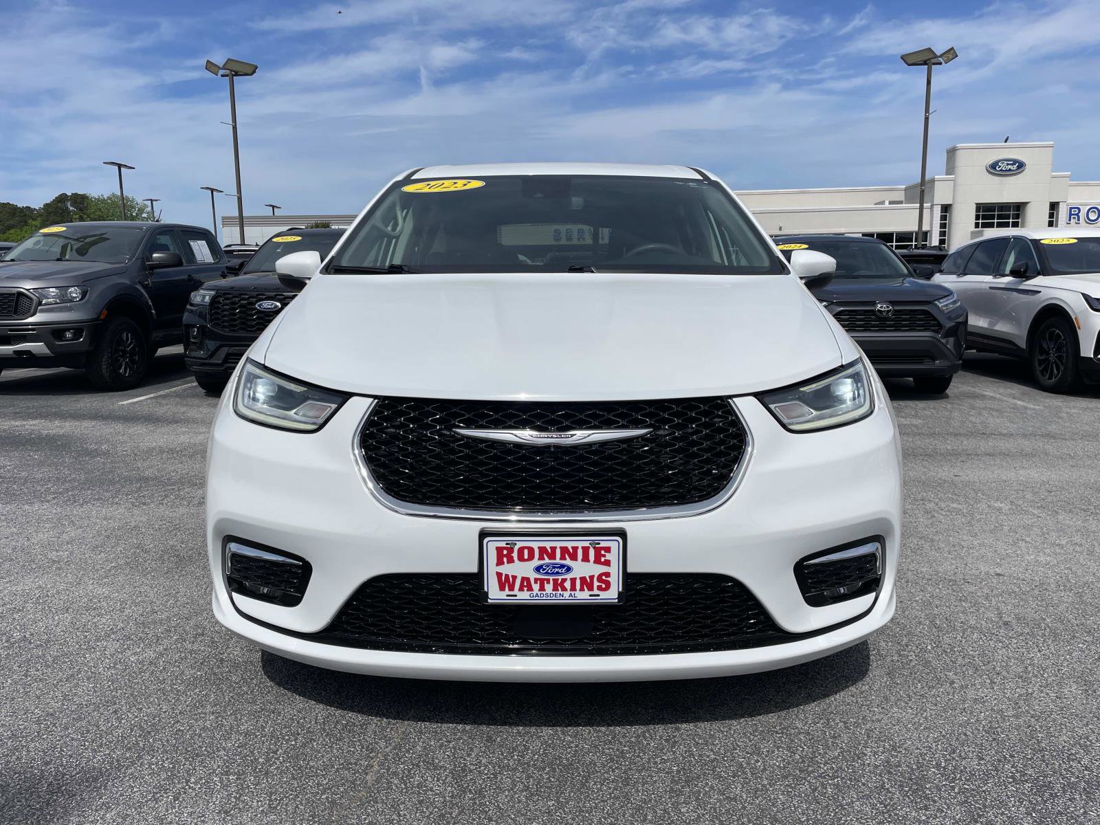 Used 2023 Chrysler Pacifica - photo 12