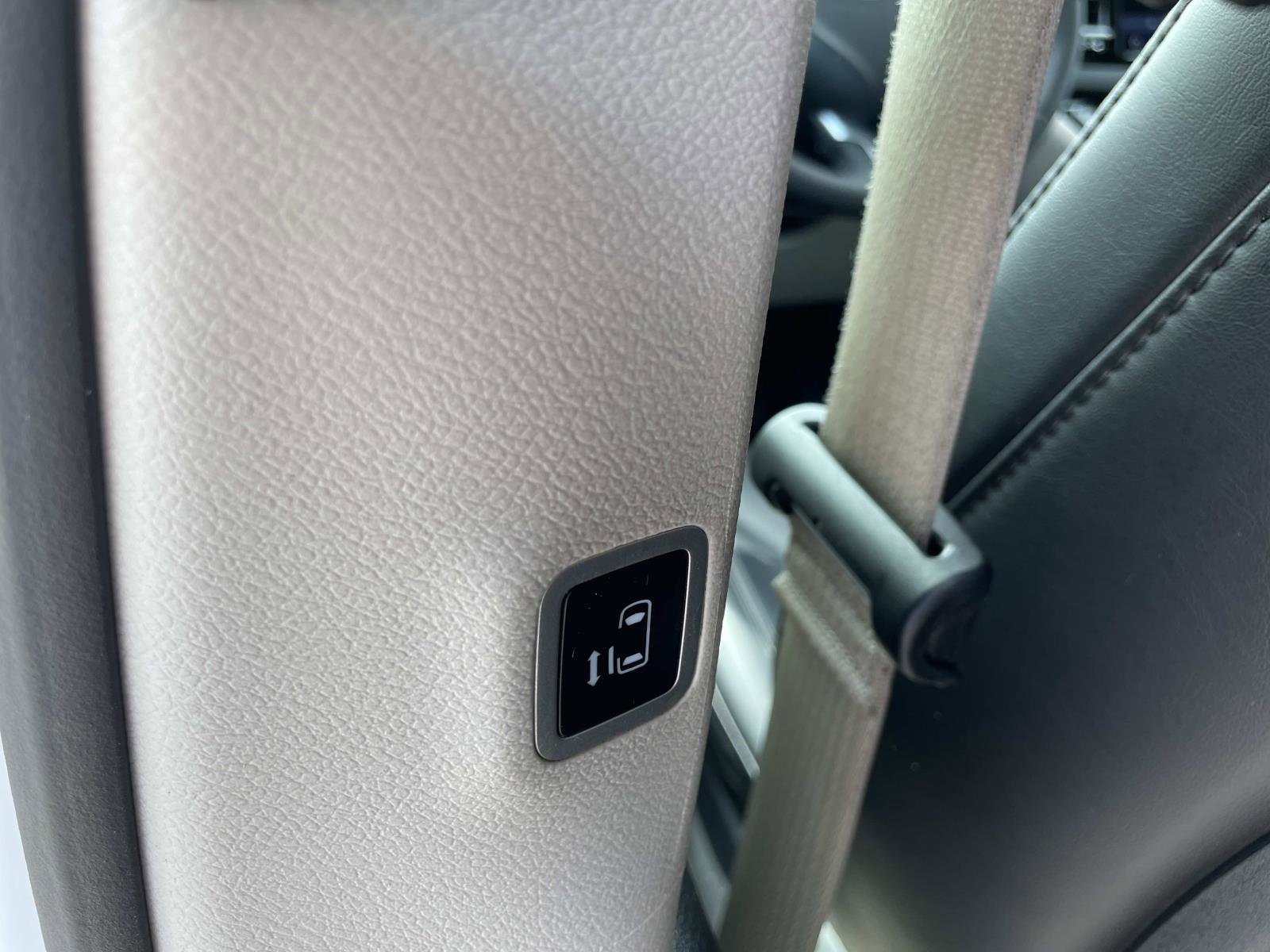 Used 2023 Chrysler Pacifica - photo 16