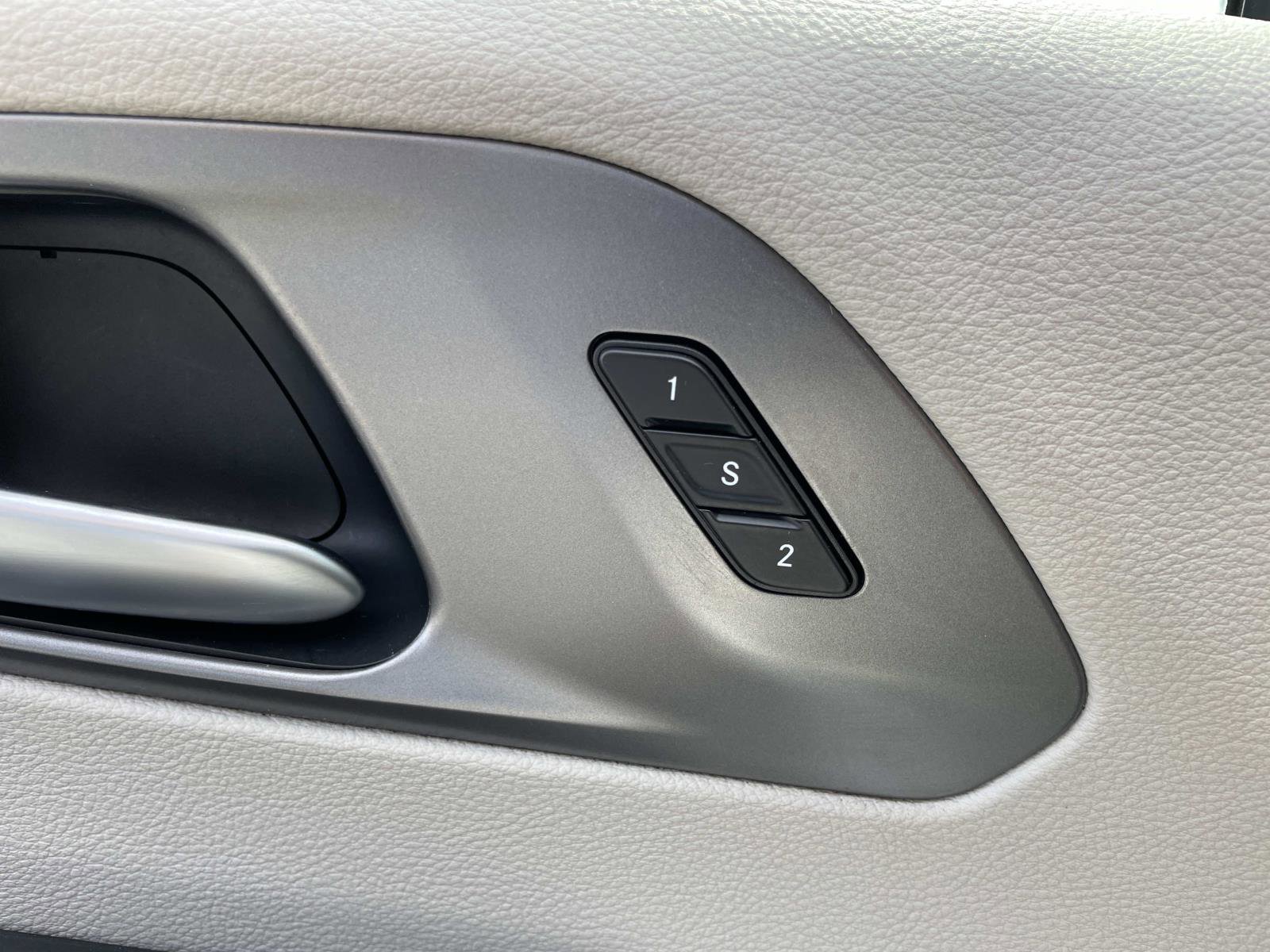 Used 2023 Chrysler Pacifica - photo 19