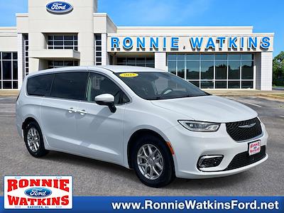 Used 2023 Chrysler Pacifica - photo 1