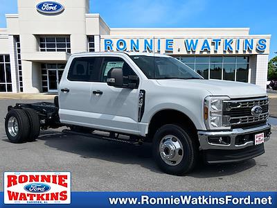 2025 Ford F-350 Crew Cab DRW 4WD Cab Chassis for sale #SEC97104 - photo 1
