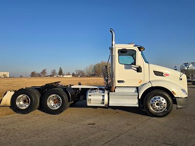 Used 2021 Peterbilt 579 Paccar MX/MX-13 Semi Truck for sale #0598379 - photo 2