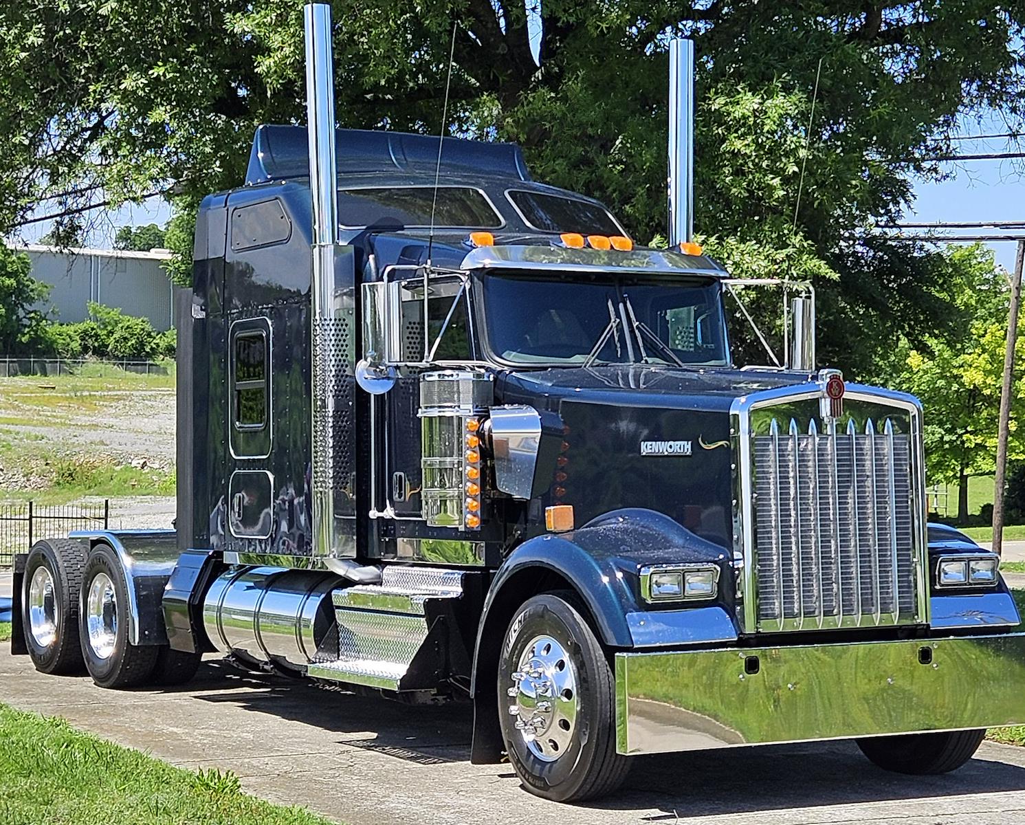 Used 2020 Kenworth W900 Semi Truck for sale in Leawood, KS | #0603193