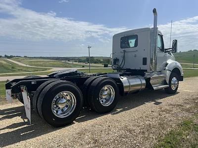 New 2026 Kenworth T880 Paccar MX/MX-13 Semi Truck for sale #0604118 - photo 2