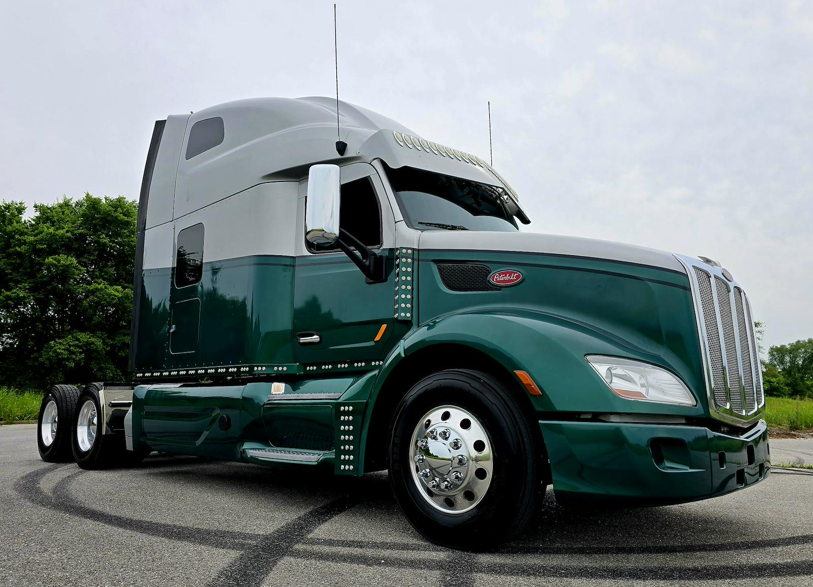 Used 2021 Peterbilt 579 Semi Truck for sale in Leawood, KS