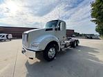 New 2026 Kenworth T880 Paccar MX/MX-13 Semi Truck for sale #0605047 - photo 3