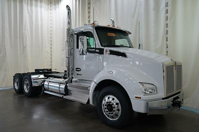 New 2026 Kenworth T880 Paccar MX/MX-13 Semi Truck for sale #0605697 - photo 1