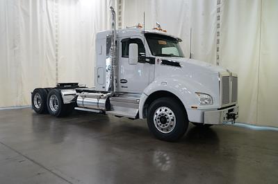 New 2026 Kenworth T880 Paccar MX/MX-13 Semi Truck for sale #0605833 - photo 1