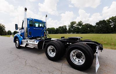 New 2026 Kenworth T880 Paccar MX/MX-13 Semi Truck for sale #0605887 - photo 2
