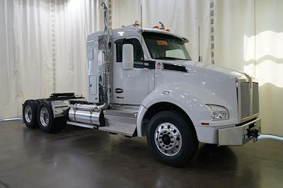 New 2026 Kenworth T880 Paccar MX/MX-13 Semi Truck for sale #0605893 - photo 1