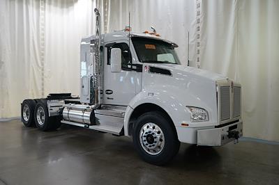 New 2026 Kenworth T880 Paccar MX/MX-13 Semi Truck for sale #0606078 - photo 1