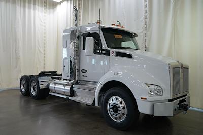 New 2026 Kenworth T880 Paccar MX/MX-13 Semi Truck for sale #0606107 - photo 1