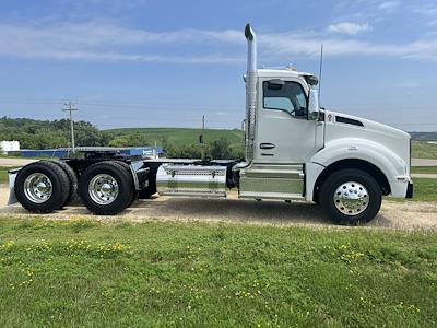 New 2026 Kenworth T880 Paccar MX/MX-13 Semi Truck for sale #0606110 - photo 2