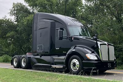 2022-kenworth-t680-semi-truck-