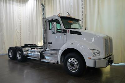 New 2026 Kenworth T880 Paccar MX/MX-13 Semi Truck for sale #0609191 - photo 1