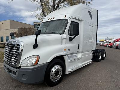 Used 2017 Freightliner Cascadia Detroit Diesel DD15 Semi Truck with Sleeper Cab for sale #0613236 - photo 1
