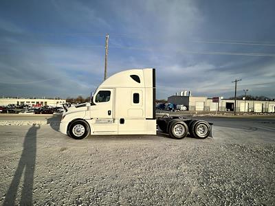 Used 2019 Freightliner Cascadia Detroit Diesel DD15 Semi Truck with Sleeper Cab for sale #0613715 - photo 2