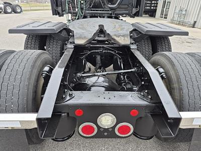 Used 2022 Freightliner Cascadia Detroit Diesel DD15 Semi Truck with Sleeper Cab for sale #0614525 - photo 2