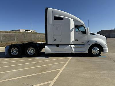 Used 2022 Kenworth T680 Cummins ISX / X15 Semi Truck for sale #0614750 - photo 2