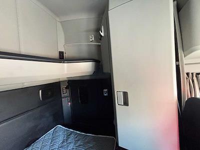 Used 2022 Kenworth T680 Cummins ISX / X15 Semi Truck for sale #0615023 - photo 2