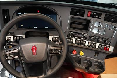 New 2026 Kenworth T880 Cummins ISX / X15 Semi Truck for sale #0615394 - photo 2