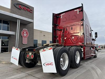 Used 2017 Freightliner Cascadia Detroit Diesel DD15 Semi Truck with Sleeper Cab for sale #0615803 - photo 2