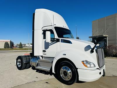 Used 2022 Kenworth T680 Cummins ISX / X15 Semi Truck for sale #0616110 - photo 1