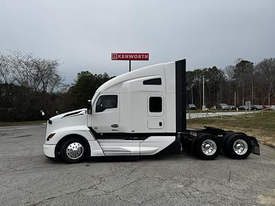 Used 2025 Kenworth T680 Cummins ISX / X15 Semi Truck for sale #0616189 - photo 2
