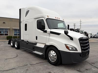 Used 2020 Freightliner Cascadia Detroit Diesel DD15 Semi Truck with Sleeper Cab for sale #0616260 - photo 1