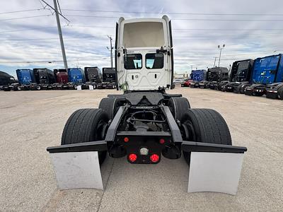 Used 2020 Freightliner Cascadia Detroit DD13 Semi Truck for sale #0616353 - photo 2
