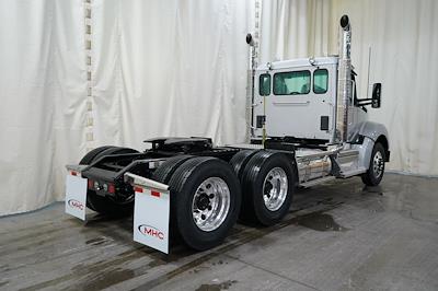 New 2026 Kenworth T880 - photo 1