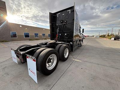 Used 2021 Freightliner Cascadia Detroit Diesel DD16 Semi Truck with Sleeper Cab for sale #0617029 - photo 2