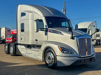 Used 2024 Kenworth T680 Cummins ISX / X15 Semi Truck for sale #0617100 - photo 1