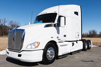 Used 2022 Kenworth T680 - photo 1
