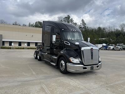 Used 2022 Kenworth T680 - photo 1