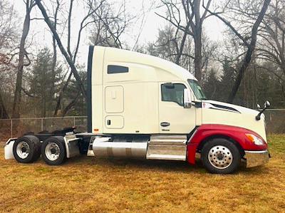 New 2027 Kenworth T680 - photo 1