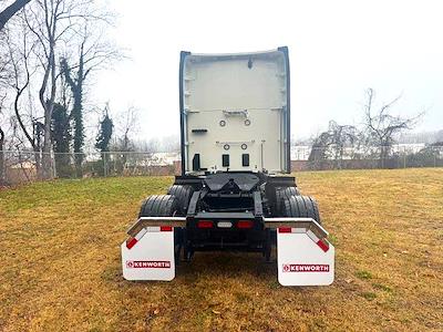 New 2027 Kenworth T680 - photo 1