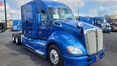 Used 2021 Kenworth T680 - photo 1