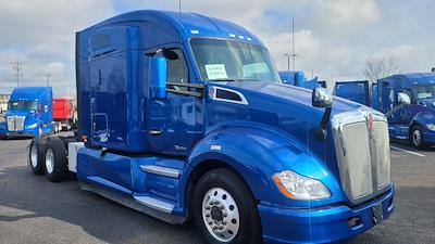Used 2021 Kenworth T680 - photo 1