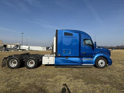 Used 2021 Kenworth T680 - photo 1