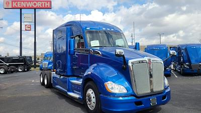 Used 2021 Kenworth T680 - photo 1