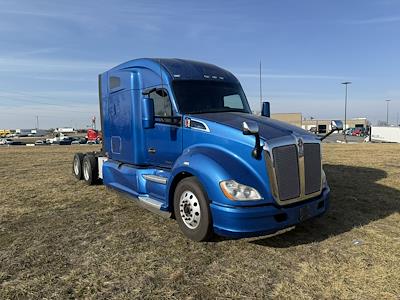 Used 2021 Kenworth T680 - photo 1